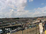 kumasi market.jpg (187126 bytes)